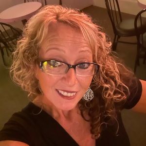 Meet your Posher, Stacey